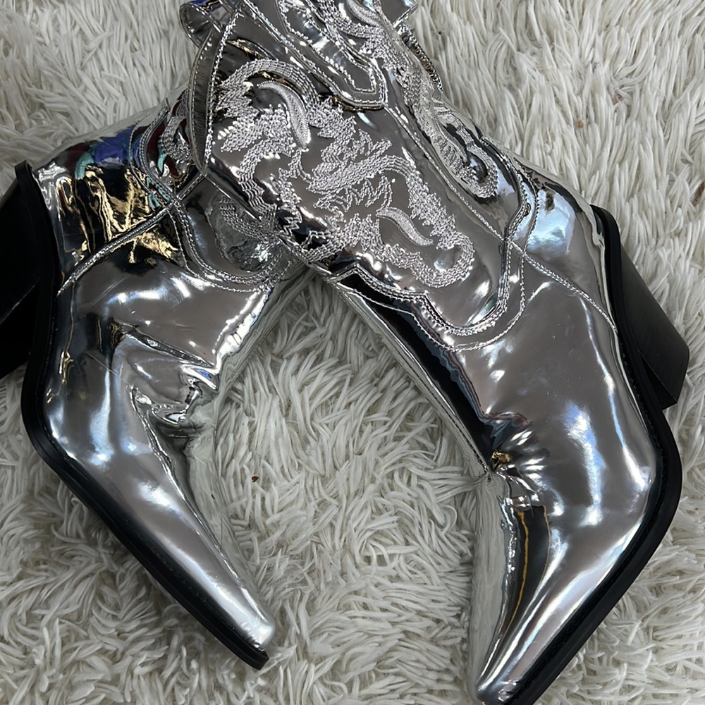 Billini Sergio Silver Chrome Pointed-Toe Western Boots - Picture 4 of 10